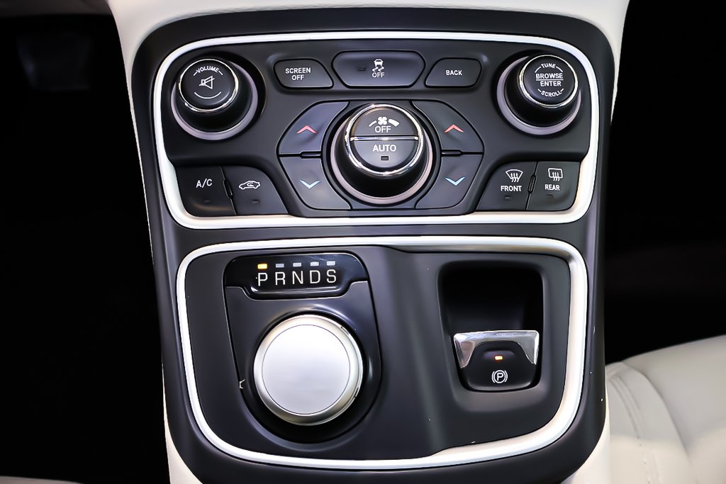 Chrysler 200 LIMITED + FWD + V6 3.6L + BLUETOOTH 2015 à Terrebonne, Québec - 25 - w1024h768px