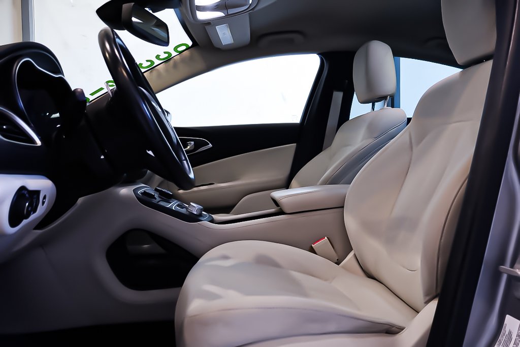 Chrysler 200 LIMITED + FWD + V6 3.6L + BLUETOOTH 2015 à Terrebonne, Québec - 10 - w1024h768px