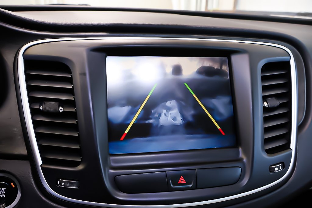 Chrysler 200 LIMITED + FWD + V6 3.6L + BLUETOOTH 2015 à Terrebonne, Québec - 22 - w1024h768px