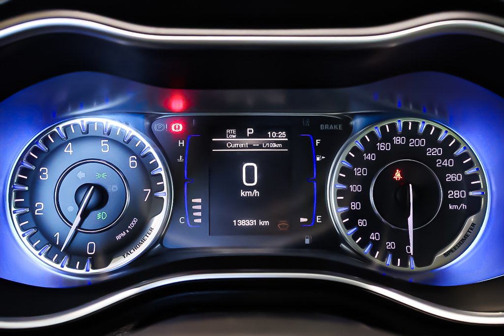 Chrysler 200 LIMITED + FWD + V6 3.6L + BLUETOOTH 2015 à Terrebonne, Québec - 19 - w1024h768px