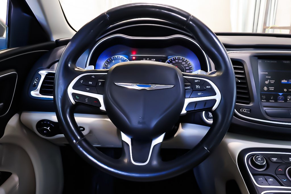 Chrysler 200 LIMITED + FWD + V6 3.6L + BLUETOOTH 2015 à Terrebonne, Québec - 14 - w1024h768px