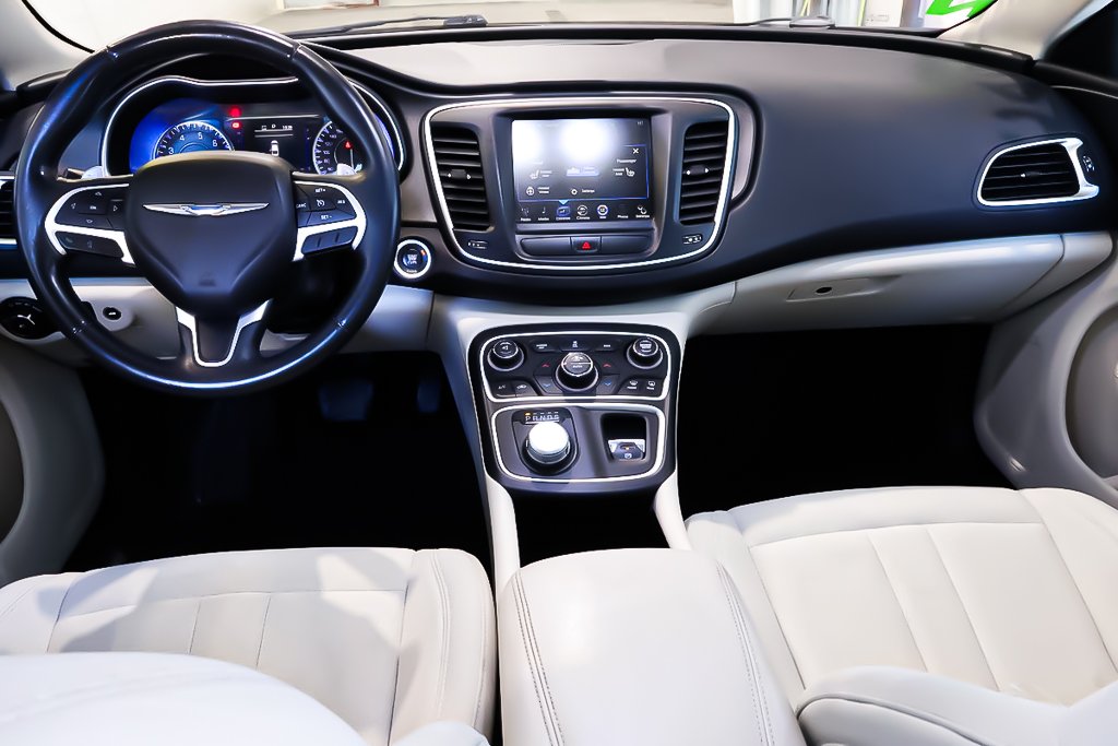 Chrysler 200 LIMITED + FWD + V6 3.6L + BLUETOOTH 2015 à Terrebonne, Québec - 13 - w1024h768px