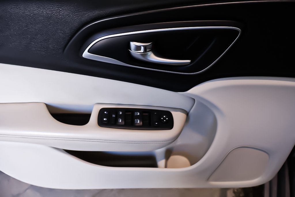 Chrysler 200 LIMITED + FWD + V6 3.6L + BLUETOOTH 2015 à Terrebonne, Québec - 27 - w1024h768px
