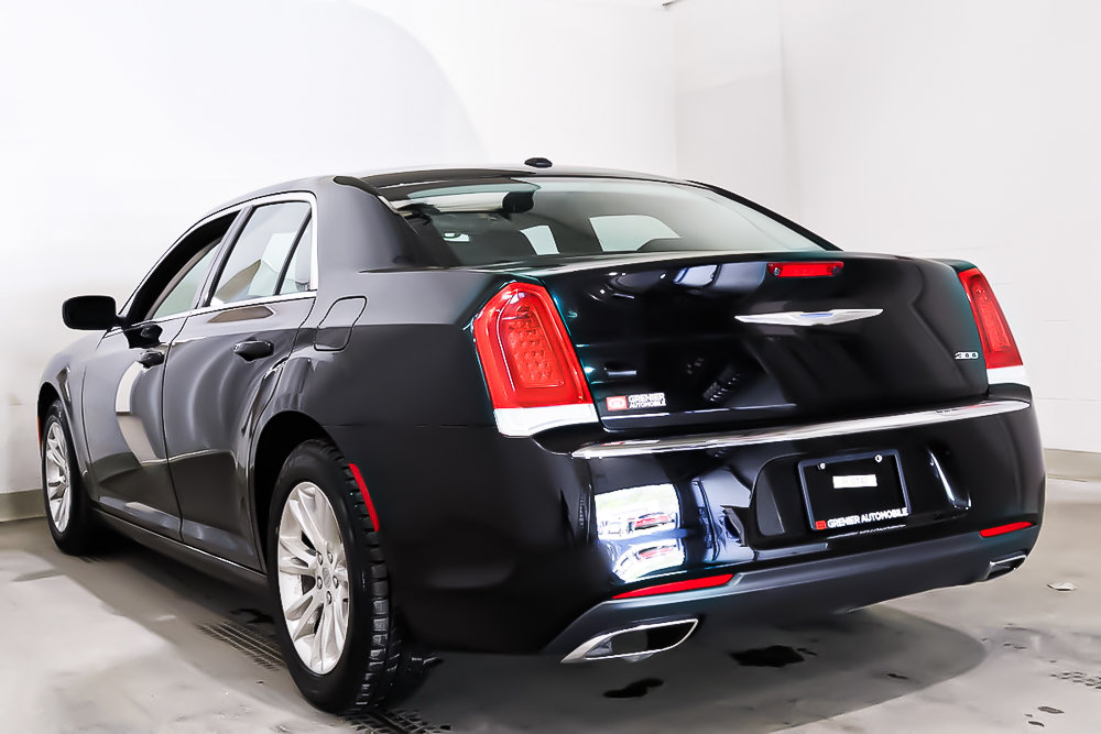 2016 Chrysler 300 TOURING LIMITED + CUIR + TOIT PANO in Terrebonne, Quebec - 5 - w1024h768px