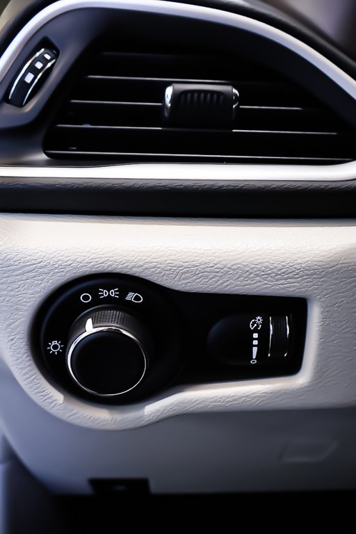 Chrysler Grand Caravan SE + CLIMATISATION 2021 à Terrebonne, Québec - 26 - w1024h768px