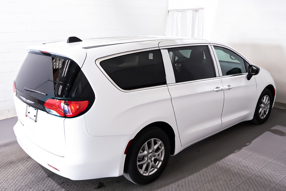 2024 Chrysler Grand Caravan SXT in Terrebonne, Quebec - 8 - w1024h768px