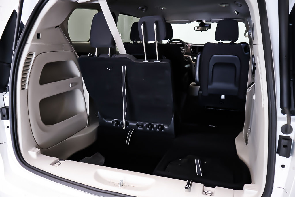 Chrysler Grand Caravan SXT + STOW N GO + CARPLAY 2024 à Terrebonne, Québec - 9 - w1024h768px