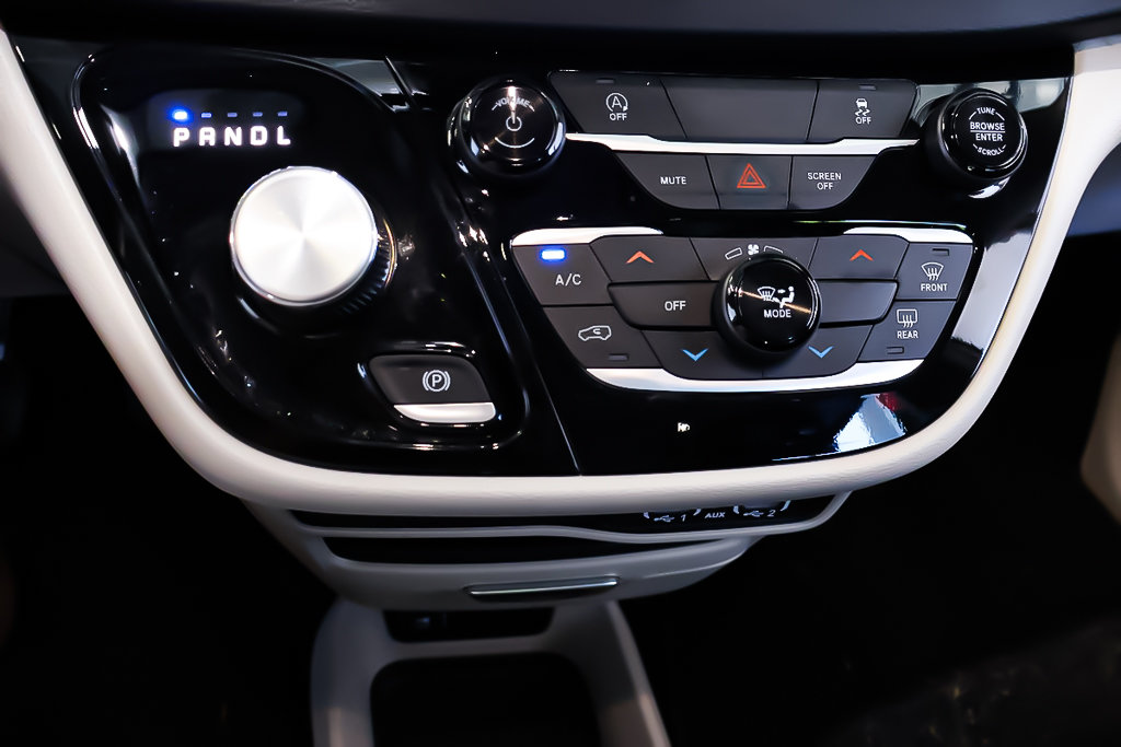 Chrysler Grand Caravan SXT + STOW N GO + CARPLAY 2024 à Terrebonne, Québec - 25 - w1024h768px