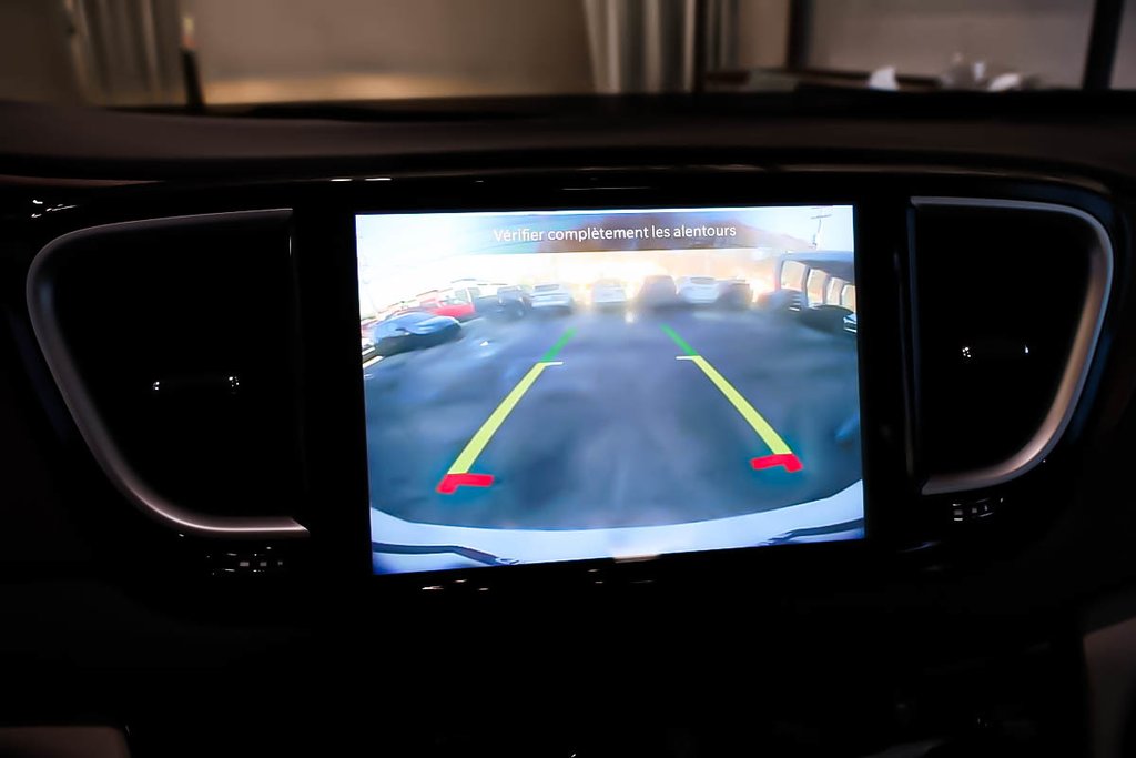 Chrysler GRAND CARAVAN SXT + DEMARREUR A DISTANCE + CARPLAY 2024 à Terrebonne, Québec - 23 - w1024h768px