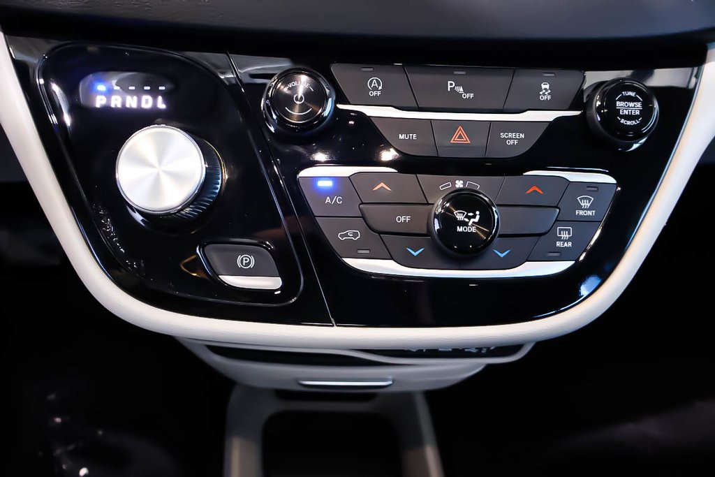 Chrysler GRAND CARAVAN SXT + DEMARREUR A DISTANCE + CARPLAY 2024 à Terrebonne, Québec - 26 - w1024h768px