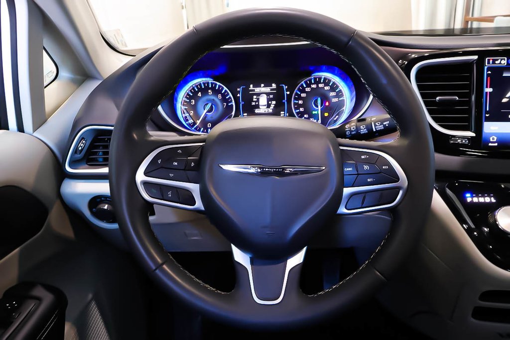 Chrysler GRAND CARAVAN SXT + DEMARREUR A DISTANCE + CARPLAY 2024 à Terrebonne, Québec - 17 - w1024h768px