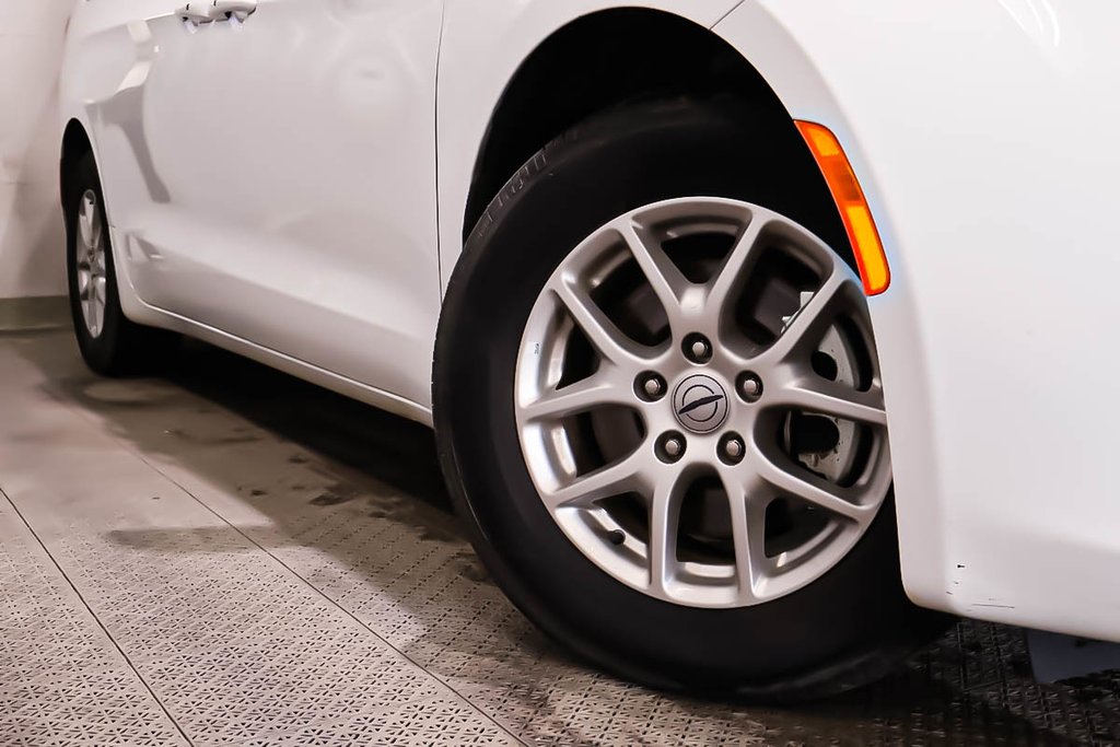 Chrysler GRAND CARAVAN SXT + DEMARREUR A DISTANCE + CARPLAY 2024 à Terrebonne, Québec - 11 - w1024h768px