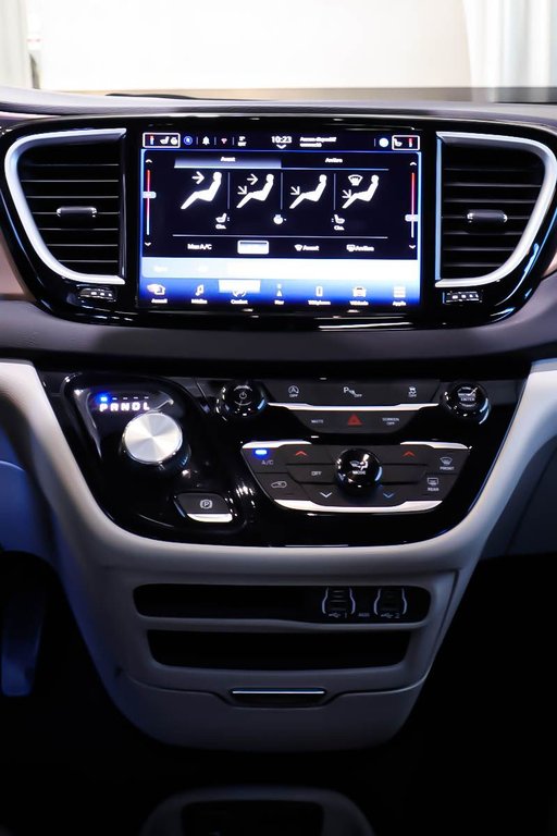 Chrysler GRAND CARAVAN SXT + DEMARREUR A DISTANCE + CARPLAY 2024 à Terrebonne, Québec - 22 - w1024h768px