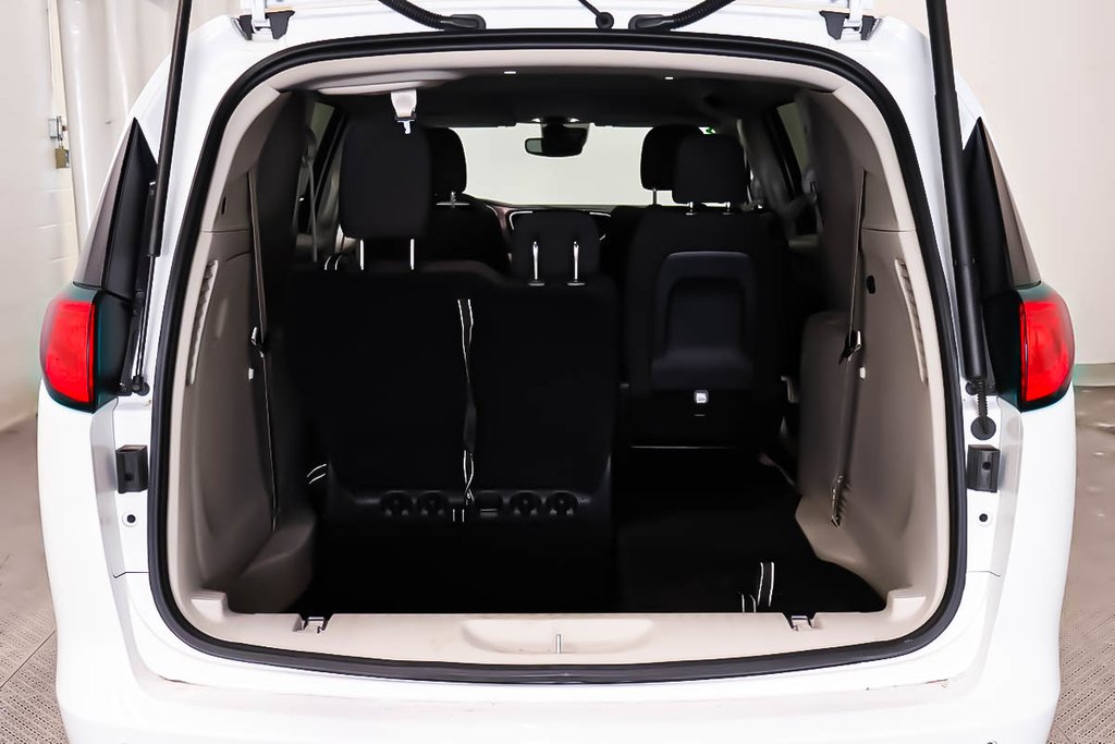 Chrysler GRAND CARAVAN SXT + DEMARREUR A DISTANCE + CARPLAY 2024 à Terrebonne, Québec - 7 - w1024h768px