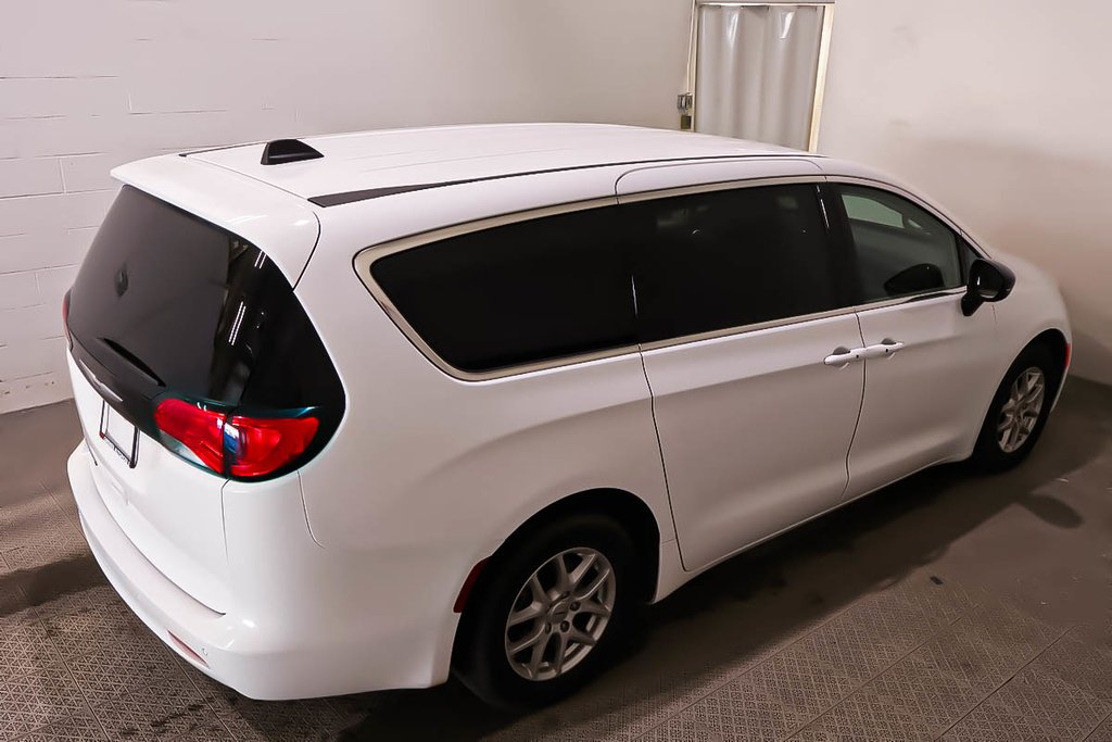 Chrysler GRAND CARAVAN SXT + DEMARREUR A DISTANCE + CARPLAY 2024 à Terrebonne, Québec - 10 - w1024h768px