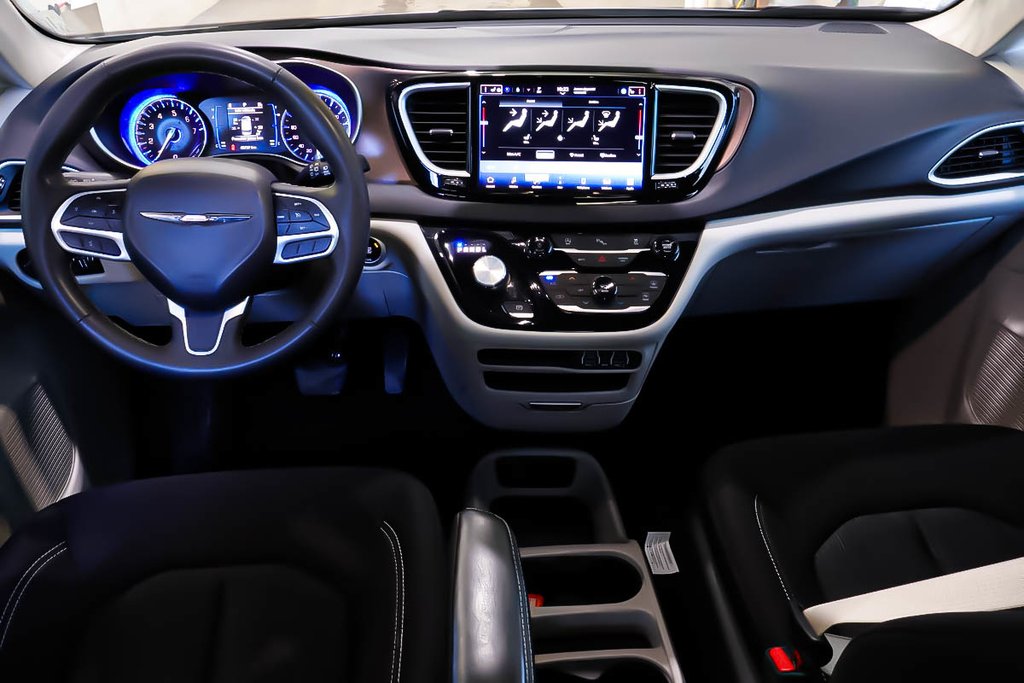 Chrysler GRAND CARAVAN SXT + DEMARREUR A DISTANCE + CARPLAY 2024 à Terrebonne, Québec - 15 - w1024h768px