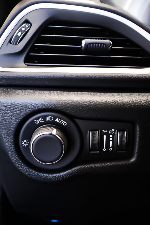 2026 Chrysler Grand Caravan SXT in Terrebonne, Quebec - 20 - w1024h768px