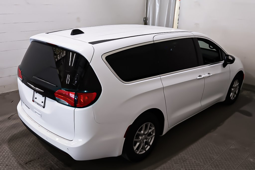 2026 Chrysler Grand Caravan SXT in Terrebonne, Quebec - 8 - w1024h768px