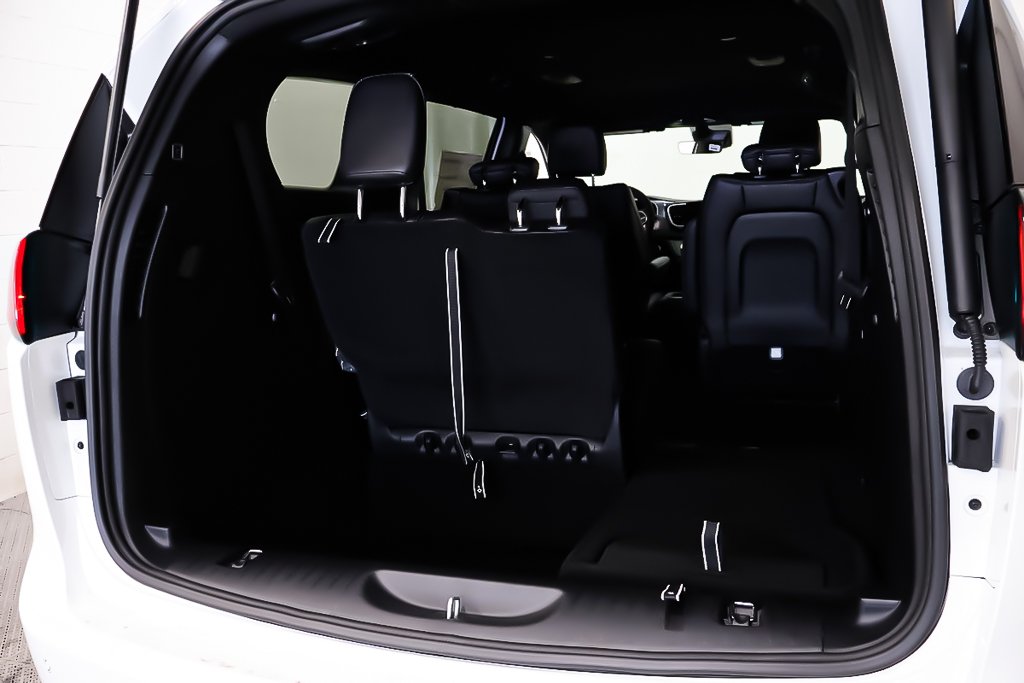 2026 Chrysler Grand Caravan SXT in Terrebonne, Quebec - 7 - w1024h768px