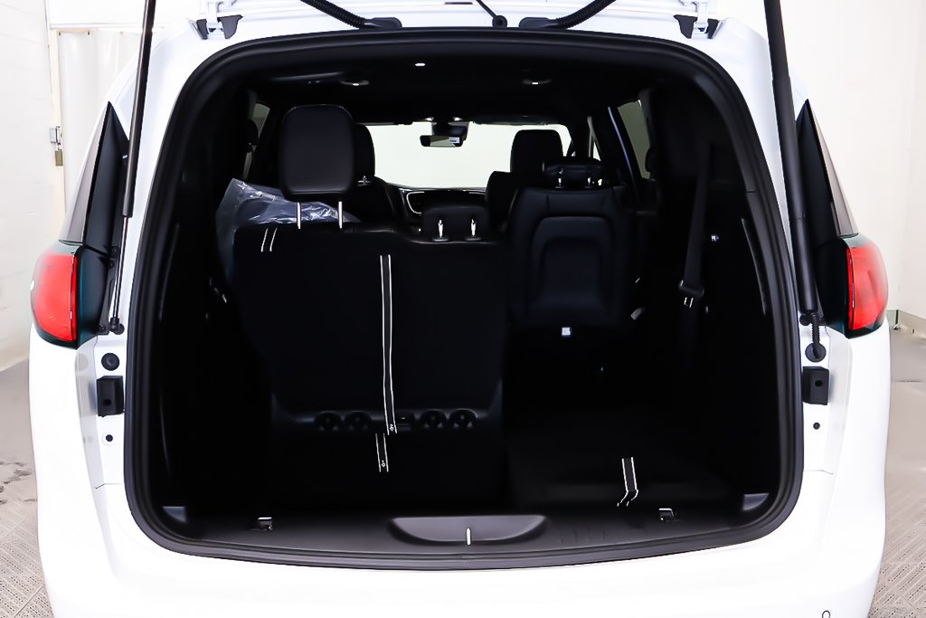 Chrysler Grand Caravan SXT 2026 à Terrebonne, Québec - 6 - w1024h768px