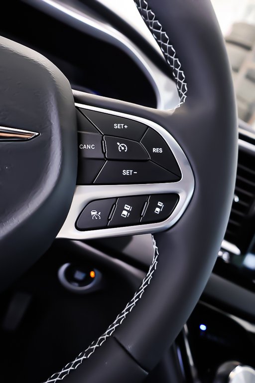 2026 Chrysler Grand Caravan SXT in Terrebonne, Quebec - 15 - w1024h768px