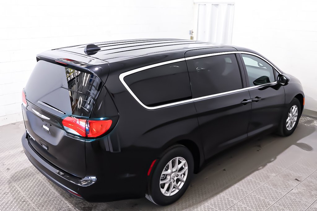 2026 Chrysler Grand Caravan SXT in Terrebonne, Quebec - 8 - w1024h768px