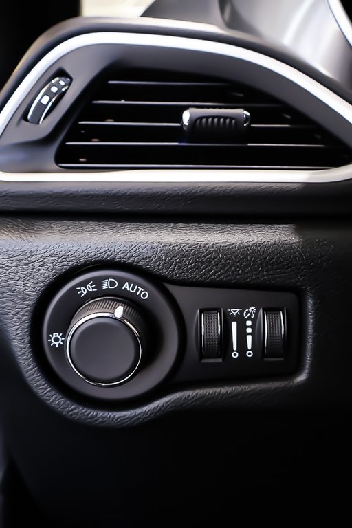 2026 Chrysler Grand Caravan SXT in Terrebonne, Quebec - 18 - w1024h768px