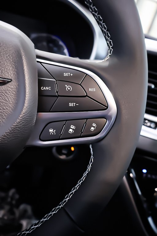 Chrysler Grand Caravan SXT 2026 à Terrebonne, Québec - 15 - w1024h768px