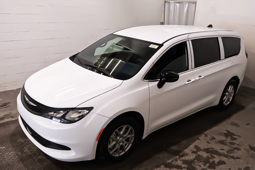 Chrysler Grand Caravan SXT 2026 à Terrebonne, Québec - 3 - w1024h768px