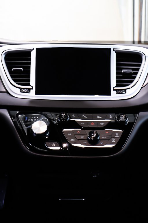 Chrysler Grand Caravan SXT 2026 à Terrebonne, Québec - 17 - w1024h768px