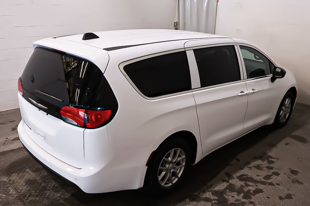 Chrysler Grand Caravan SXT 2026 à Terrebonne, Québec - 8 - w1024h768px
