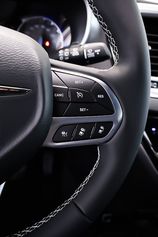 Chrysler Grand Caravan SXT 2026 à Terrebonne, Québec - 15 - w1024h768px