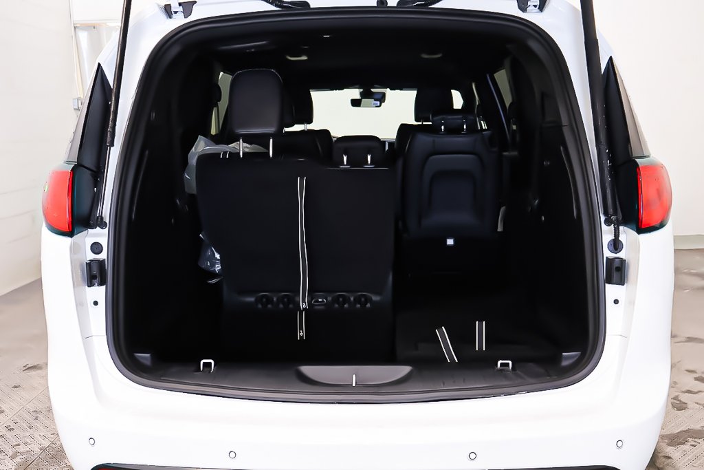 Chrysler Grand Caravan SXT 2026 à Terrebonne, Québec - 6 - w1024h768px