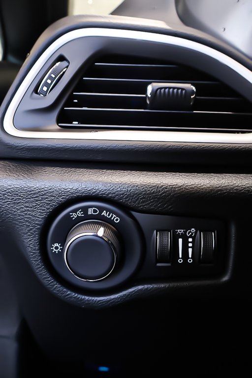 2026 Chrysler Grand Caravan SXT in Terrebonne, Quebec - 20 - w1024h768px