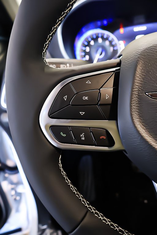 2026 Chrysler Grand Caravan SXT in Terrebonne, Quebec - 14 - w1024h768px