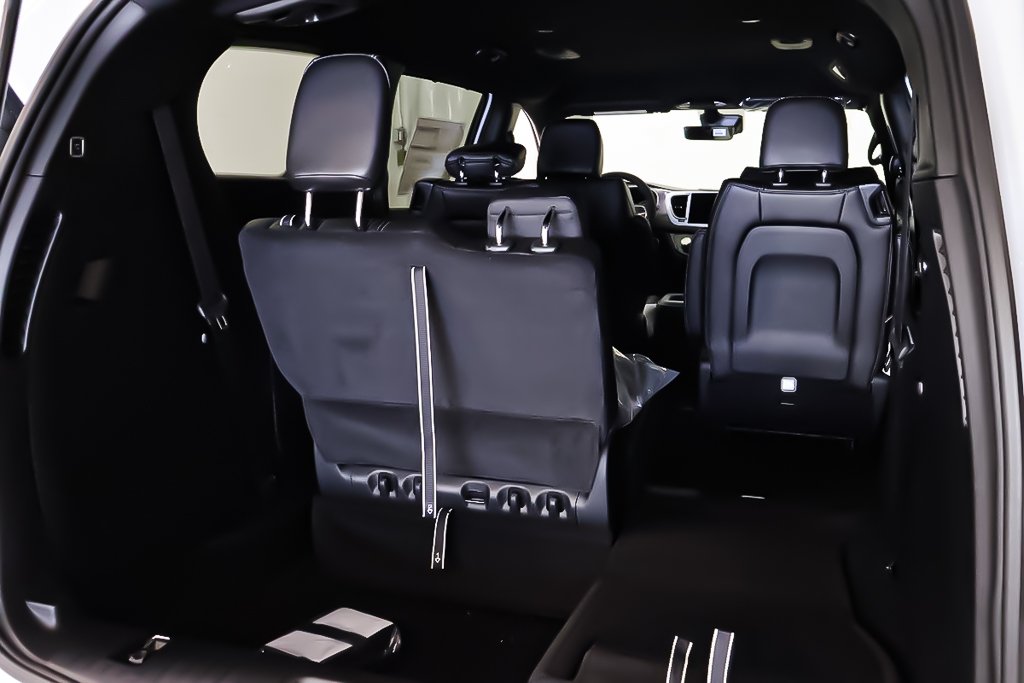 2026 Chrysler Grand Caravan SXT in Terrebonne, Quebec - 7 - w1024h768px