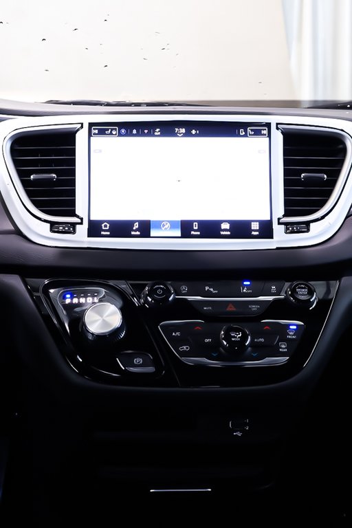 2026 Chrysler Grand Caravan SXT in Terrebonne, Quebec - 17 - w1024h768px