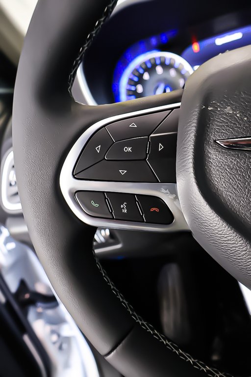 2026 Chrysler Grand Caravan SXT in Terrebonne, Quebec - 14 - w1024h768px