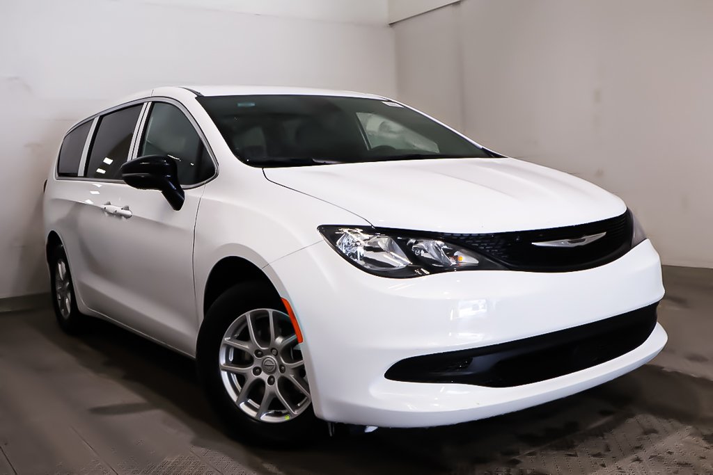 2026 Chrysler Grand Caravan SXT in Terrebonne, Quebec - 1 - w1024h768px