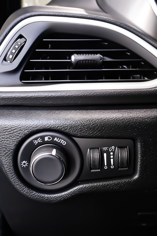 2026 Chrysler Grand Caravan SXT in Terrebonne, Quebec - 20 - w1024h768px