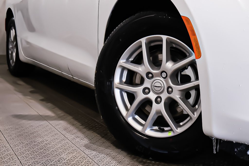 2026 Chrysler Grand Caravan SXT in Terrebonne, Quebec - 9 - w1024h768px