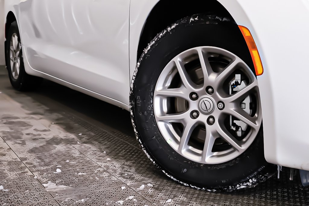 Chrysler Grand Caravan SXT 2026 à Terrebonne, Québec - 9 - w1024h768px