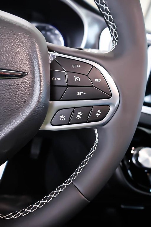 2026 Chrysler Grand Caravan SXT in Terrebonne, Quebec - 15 - w1024h768px