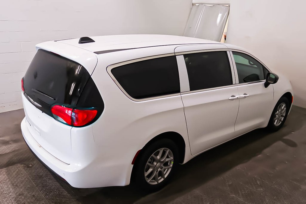2026 Chrysler Grand Caravan SXT in Terrebonne, Quebec - 8 - w1024h768px