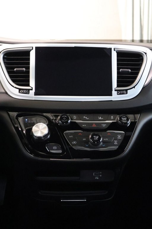 Chrysler Grand Caravan SXT 2026 à Terrebonne, Québec - 16 - w1024h768px