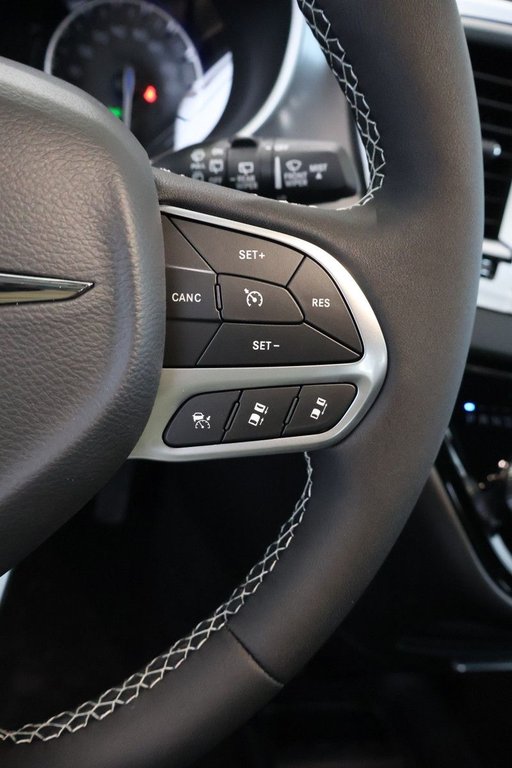 Chrysler Grand Caravan SXT 2026 à Terrebonne, Québec - 15 - w1024h768px