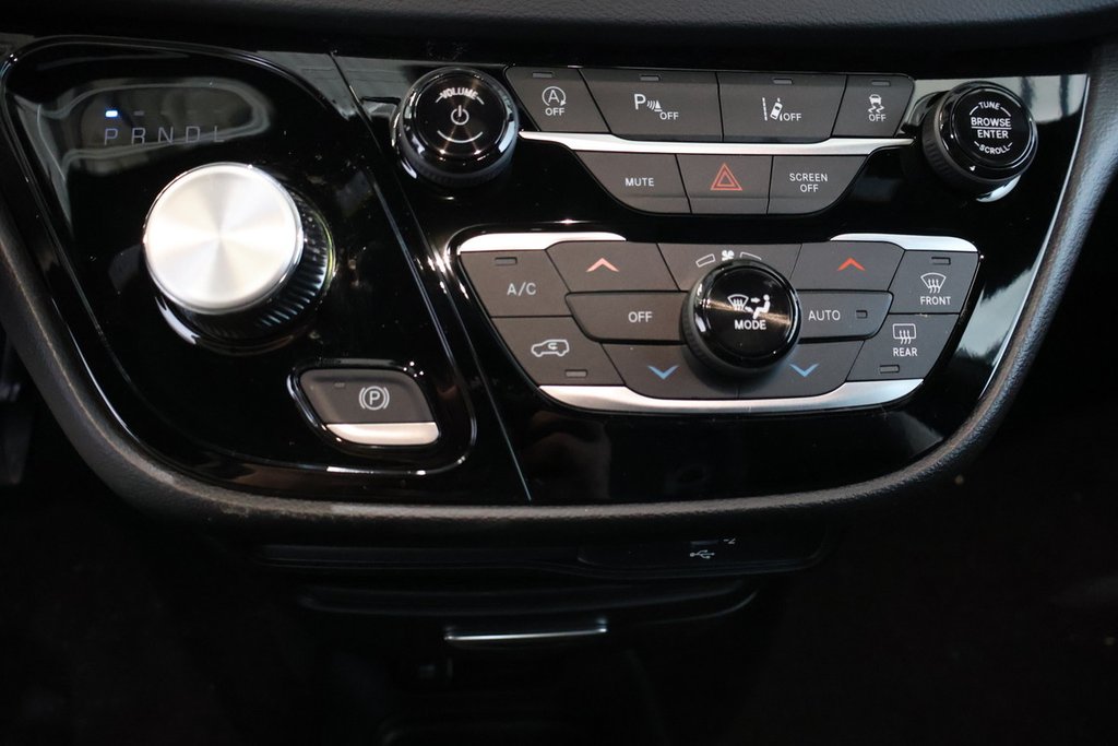 Chrysler Grand Caravan SXT 2026 à Terrebonne, Québec - 17 - w1024h768px