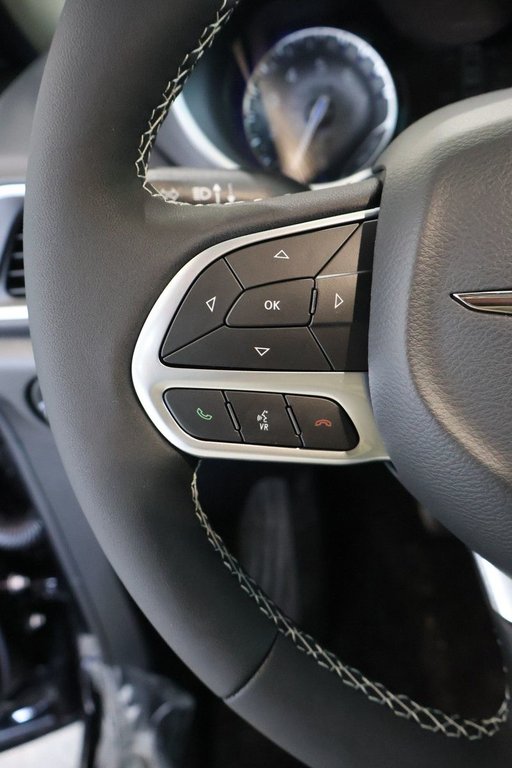 Chrysler Grand Caravan SXT 2026 à Terrebonne, Québec - 14 - w1024h768px