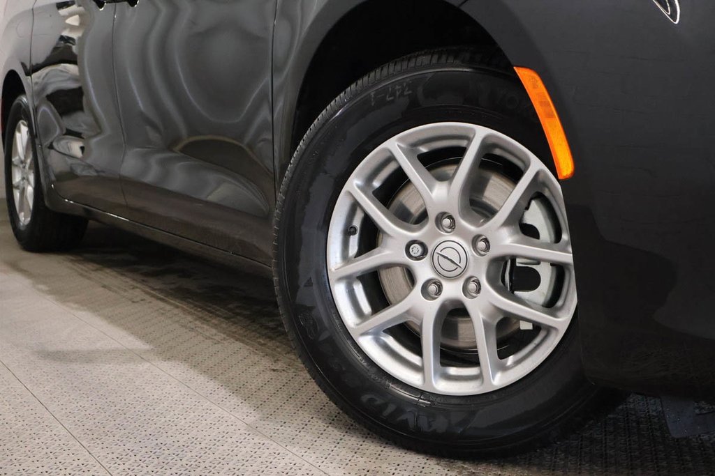 Chrysler Grand Caravan SXT 2026 à Terrebonne, Québec - 9 - w1024h768px