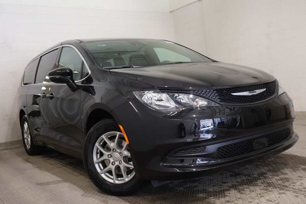 Chrysler Grand Caravan SXT 2026 à Terrebonne, Québec - 1 - w1024h768px